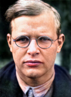 Zum Artikel "Gefährliche Widerstands-Rhetorik: Bonhoeffer-Gesellschaft warnt vor Missbrauch Bonhoeffers"