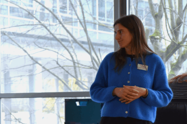 Madlen Geidel präsentiert VR-Ethik-Projekt „XXR Ethics“ beim Nachmittag der innovativen Lehre an der FAU